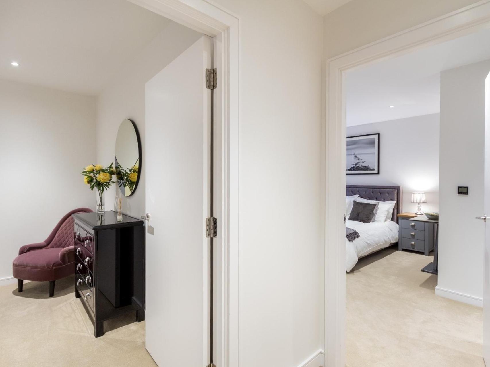 2 Bed Property Close To Heathrow Airport هاونسلو المظهر الخارجي الصورة