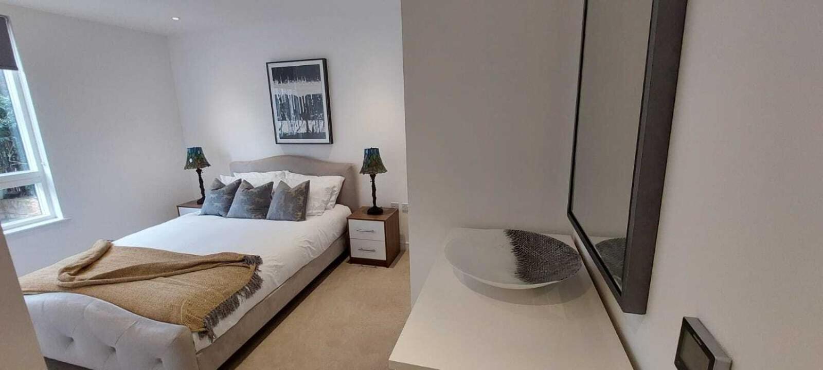 2 Bed Property Close To Heathrow Airport هاونسلو المظهر الخارجي الصورة