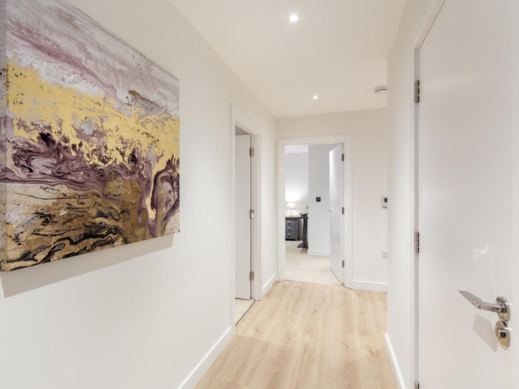 2 Bed Property Close To Heathrow Airport هاونسلو المظهر الخارجي الصورة